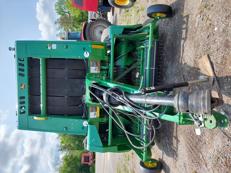 Hay & Forage  John Deere 450 M Round Baler Photo